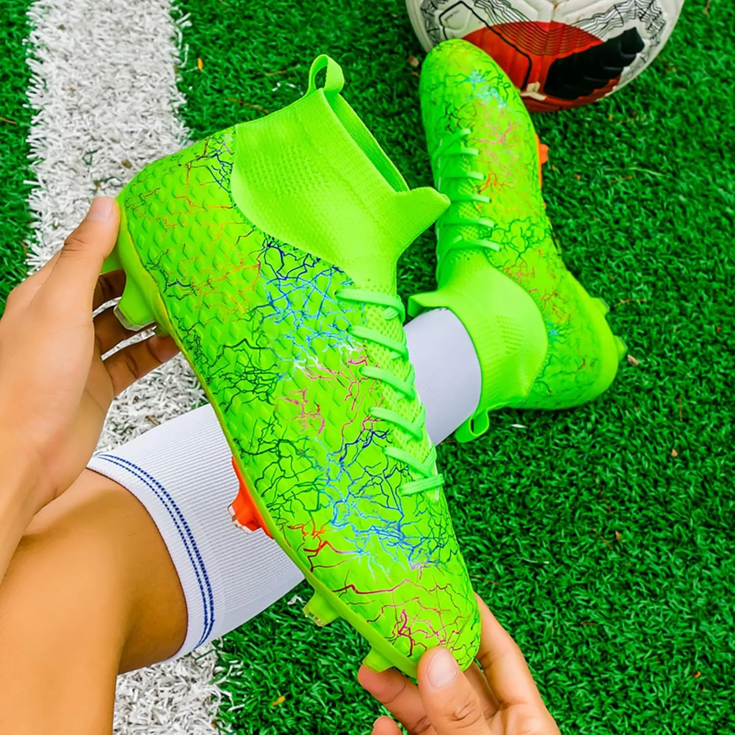 Men's Soccer Shoes High-Top Soccer Cleats Outdoor Breathable Athletic Professional Spikes Youth Boys Football Shoes Unisex