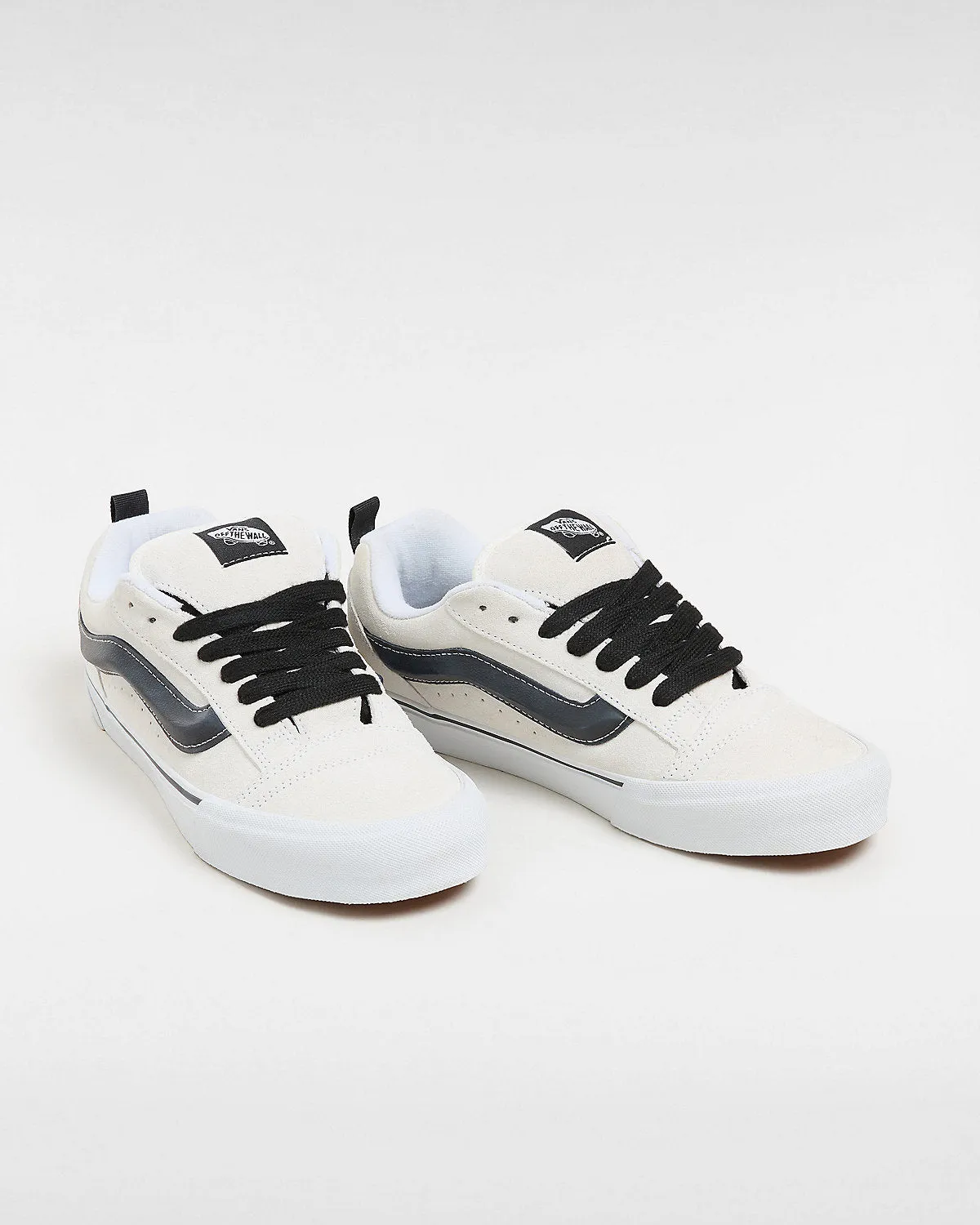 VANS Unisex Knu Skool Trainers - White / Black